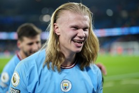 包含哈兰德连续十五场比赛得分超过夺冠，DWG不断突破！的词条