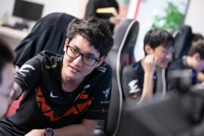 JackeyLove意外战胜美国队，比赛局势复杂引爆全场！的简单介绍