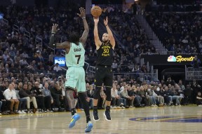 巴特勒重要时刻重返赛场，拜仁带队取胜！