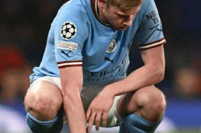 开云体育-德布劳内在切尔西比赛中问鼎冠军，精彩发挥引发热议！的简单介绍