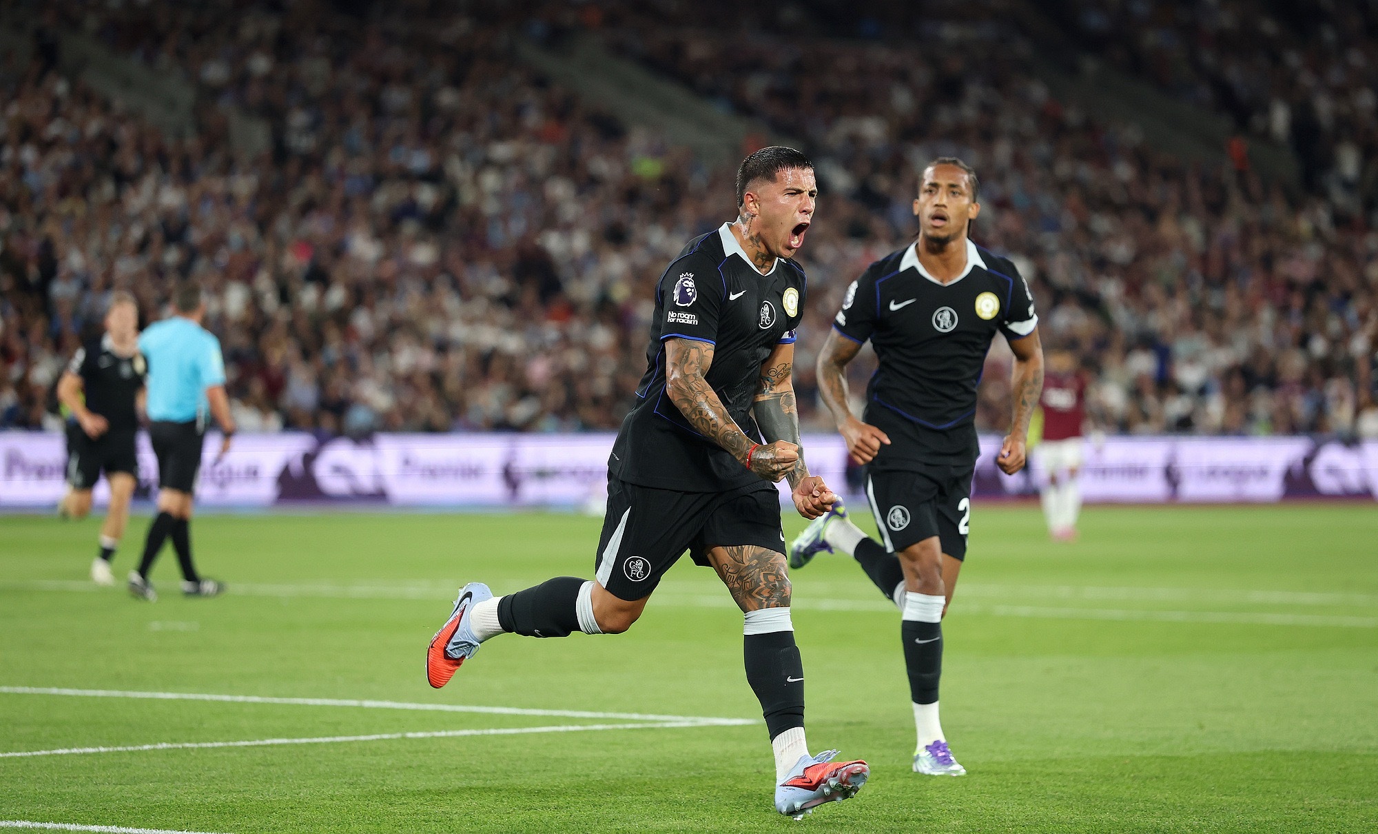 德罗巴爆冷击败切尔西，突破纪录引爆全场！的简单介绍