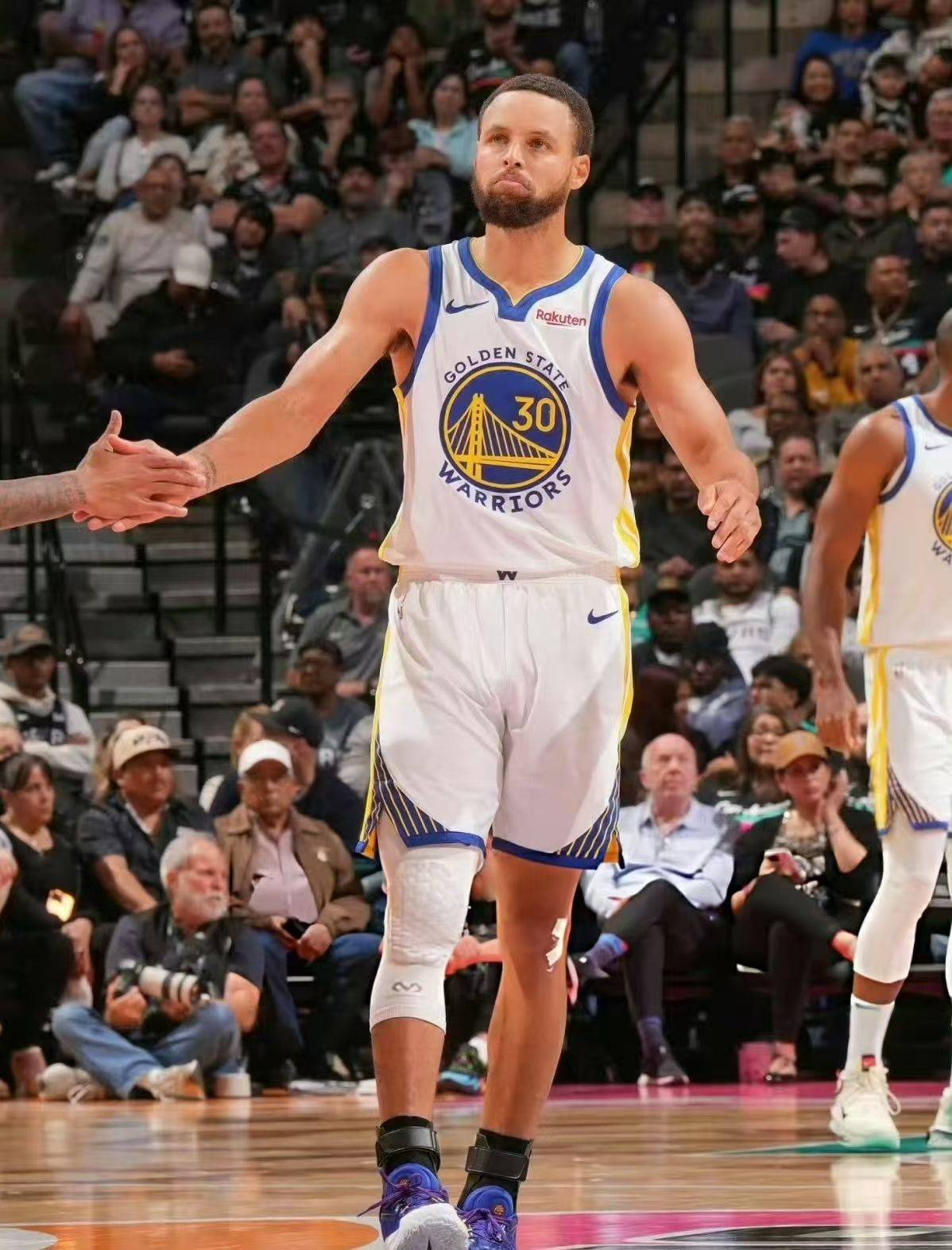 包含库里新星大胜表现惊艳，加拿大队未来可期！的词条